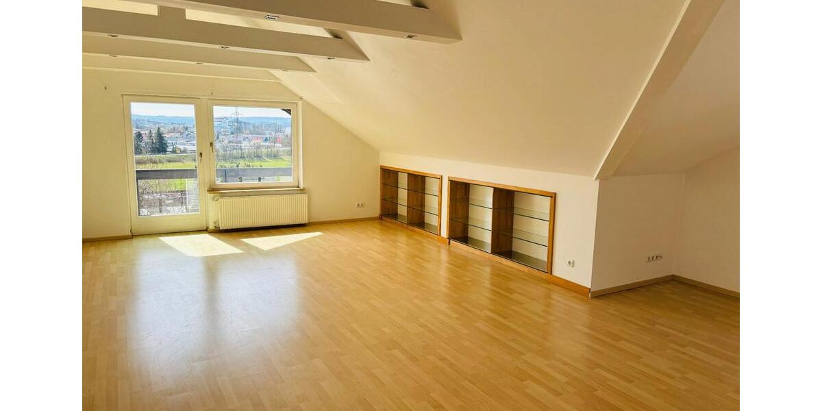 Dachgeschoßwohnung Kulmbach Blaich - 4 Zimmer, 165 m&sup2;, 1.400&euro; | Angebot:26245275