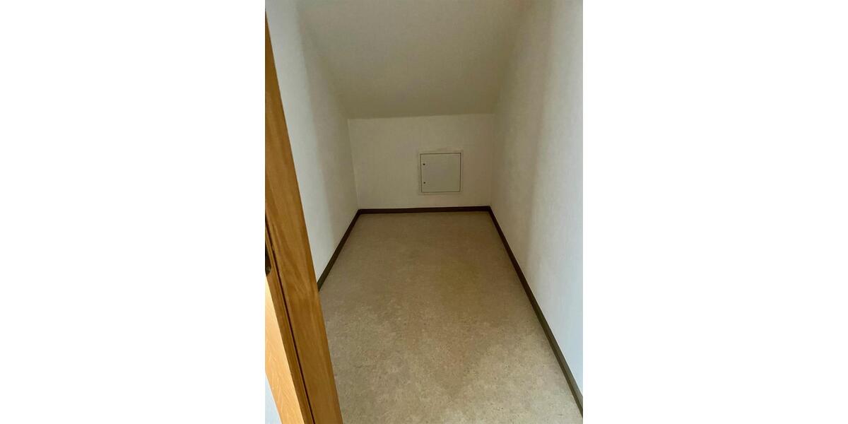 Etagenwohnung Oelsnitz (Vogtland) - 2 Zimmer, 51 m&sup2;, 278&euro; | Angebot:24754207