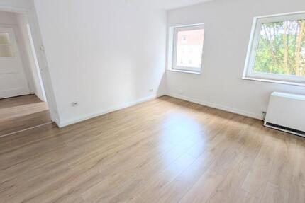 **Einziehen und wohlfühlen! +modernes Tageslichtbad +Laminat +weiße Wände** zimmer