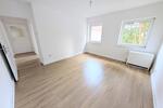 **Einziehen und wohlfühlen! +modernes Tageslichtbad +Laminat +weiße Wände** zimmer