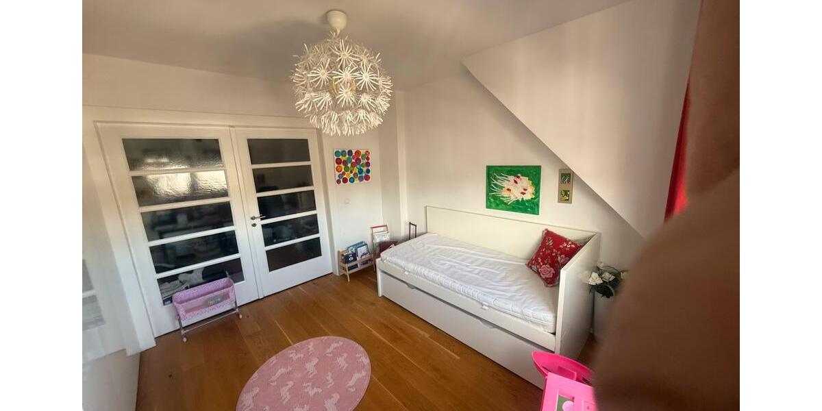 Einfamilienhaus Düsseldorf Niederkassel - 3.5 Zimmer, 113 m&sup2;, 2.999&euro; | Angebot:24638005