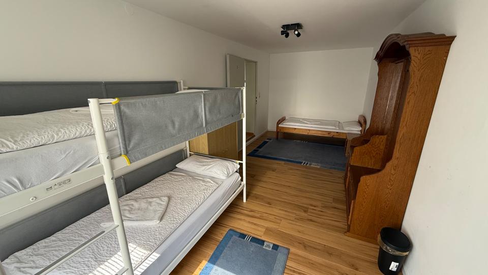 Wohnen auf Zeit Sarstedt - 10 Zimmer, 200 m&sup2;, 203&euro; | Angebot:21204459