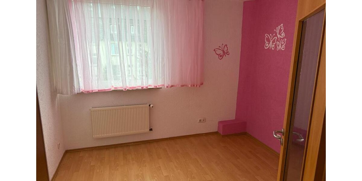 Dachgeschoßwohnung Essen Stadtbezirk III - 4 Zimmer, 82 m&sup2;, 920&euro; | Angebot:25222612