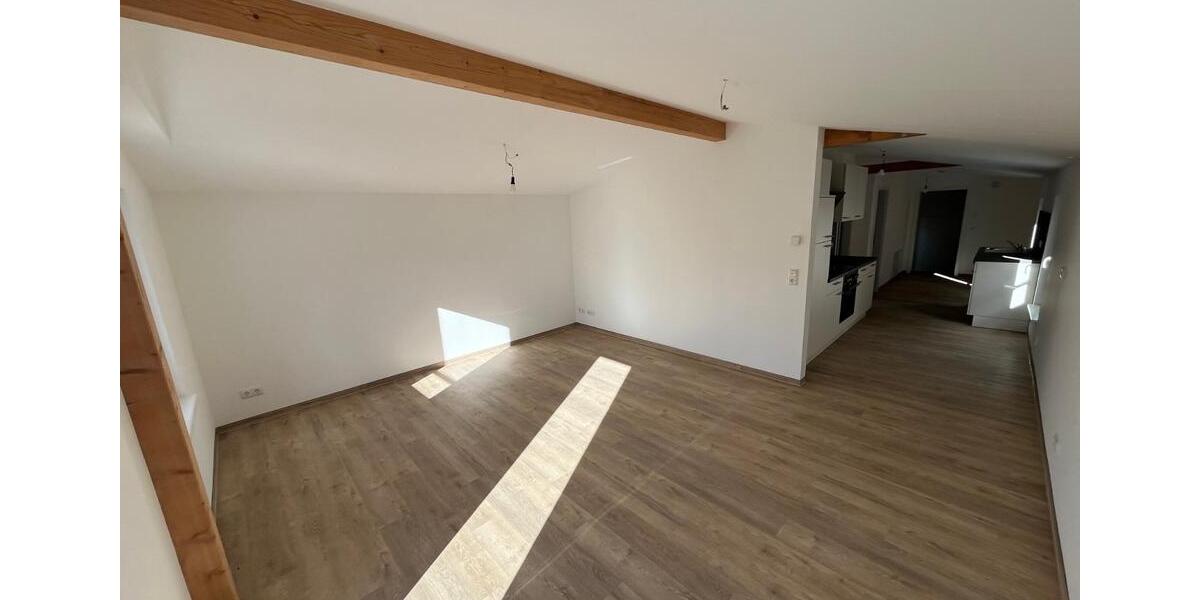 Dachgeschoßwohnung Plau am See - 4 Zimmer, 84 m&sup2;, 930&euro; | Angebot:25404856