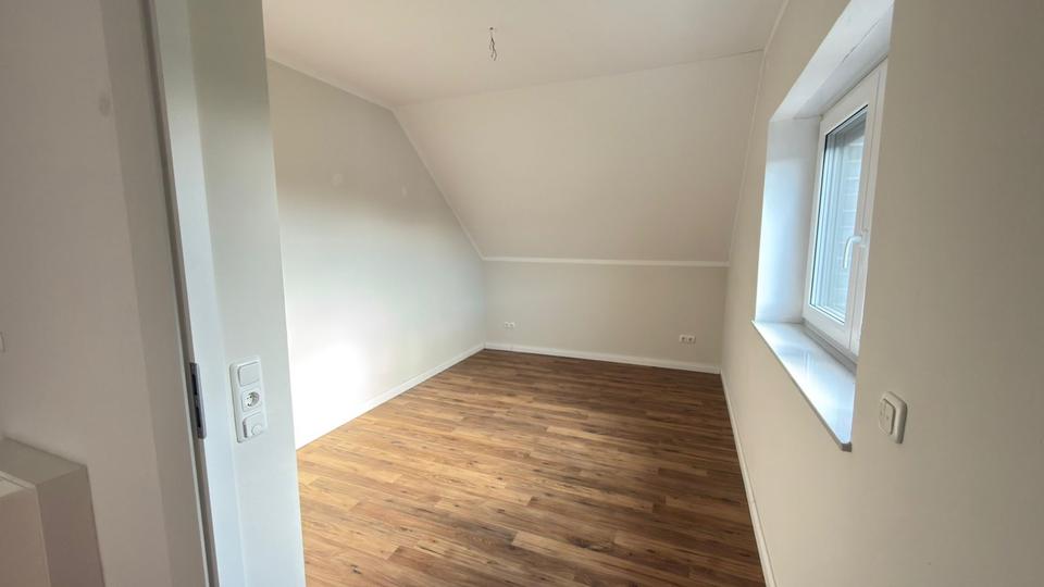 Doppelhaushälfte Zetel - 4 Zimmer, 100 m&sup2;, 1.150&euro; | Angebot:26375590
