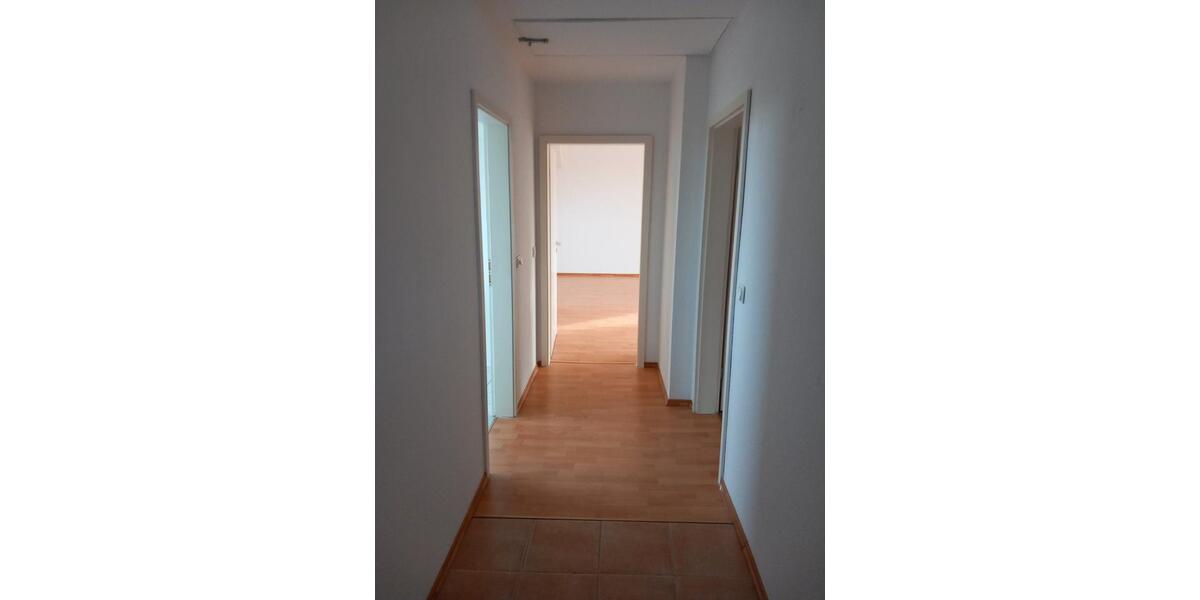 Dachgeschoßwohnung Marlow - 2 Zimmer, 66 m&sup2;, 590&euro; | Angebot:25854224