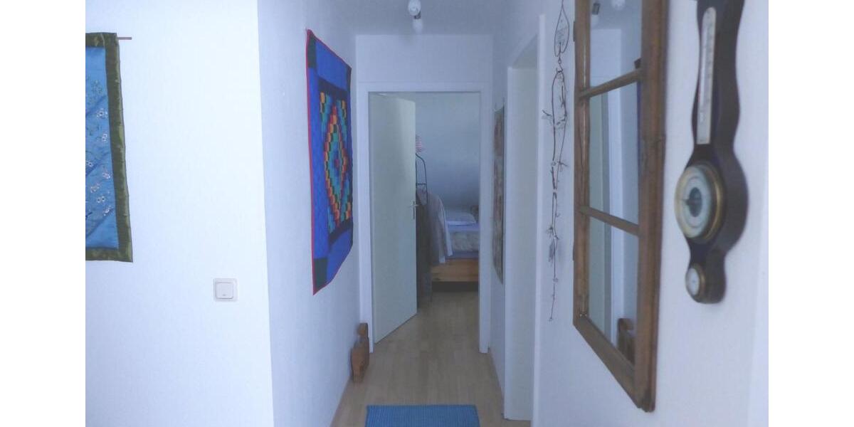 Dachgeschoßwohnung Königswinter - 3 Zimmer, 93 m&sup2;, 930&euro; | Angebot:26704144