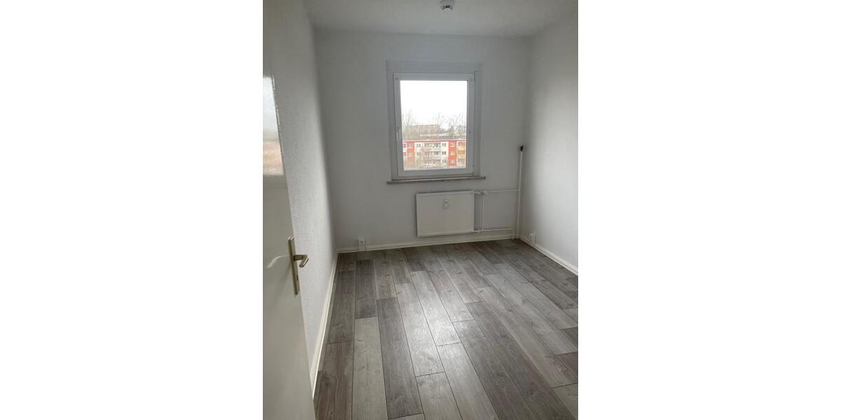 Etagenwohnung Halle (Saale) Silberhöhe - 3 Zimmer, 56 m&sup2;, 200&euro; | Angebot:26681666