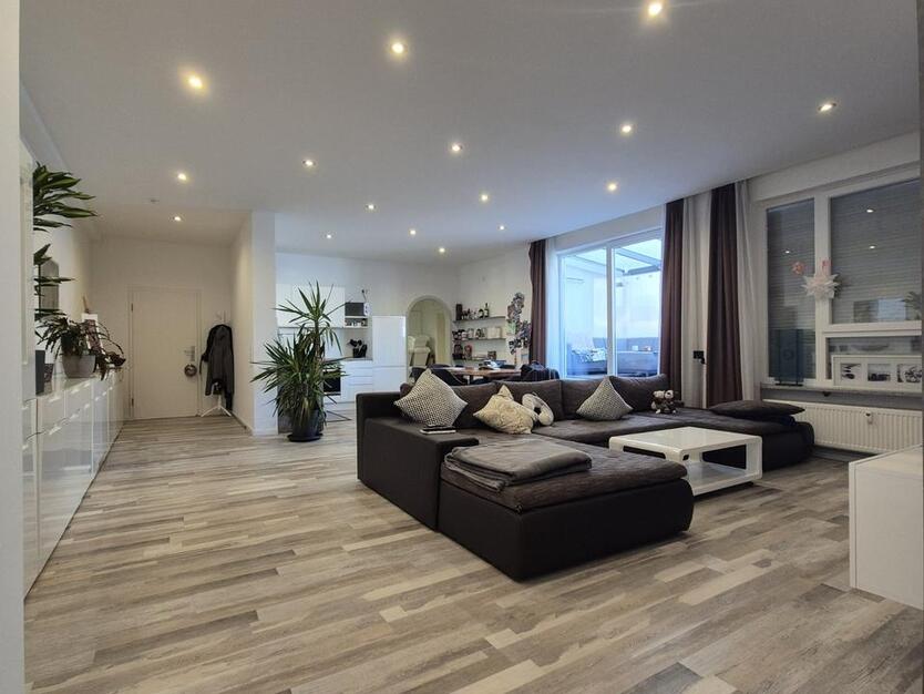 Stadt Zwiesel: Helle 3,5 Zimmer Wohnung m. sonniger Dachterrasse