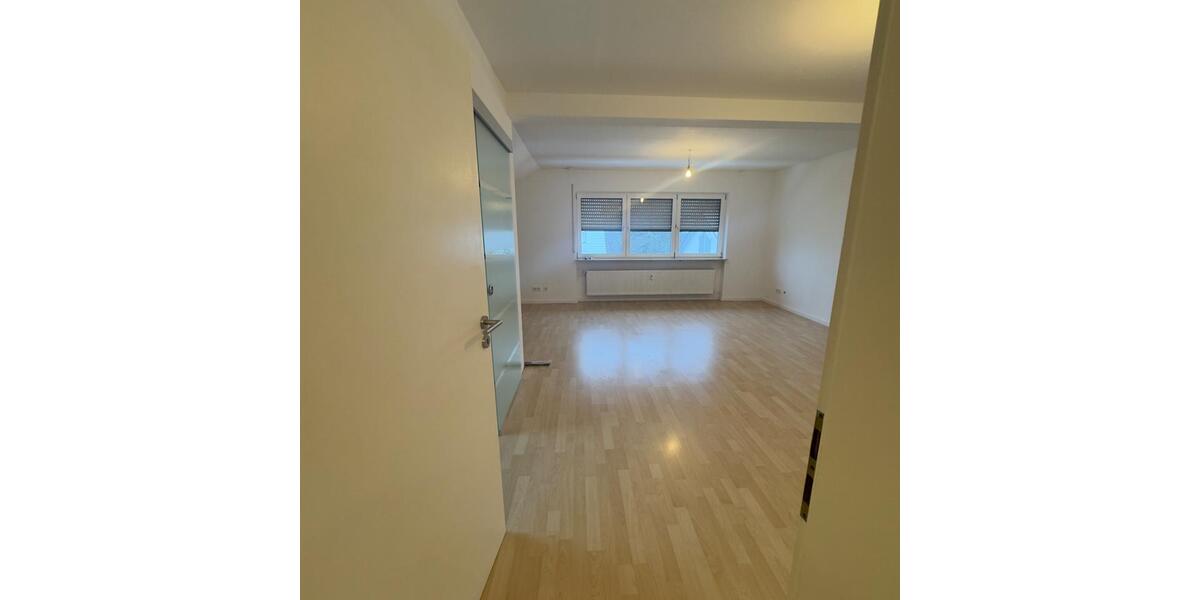 Dachgeschoßwohnung Langen (Hessen) - 3 Zimmer, 72 m&sup2;, 1.300&euro; | Angebot:24995845