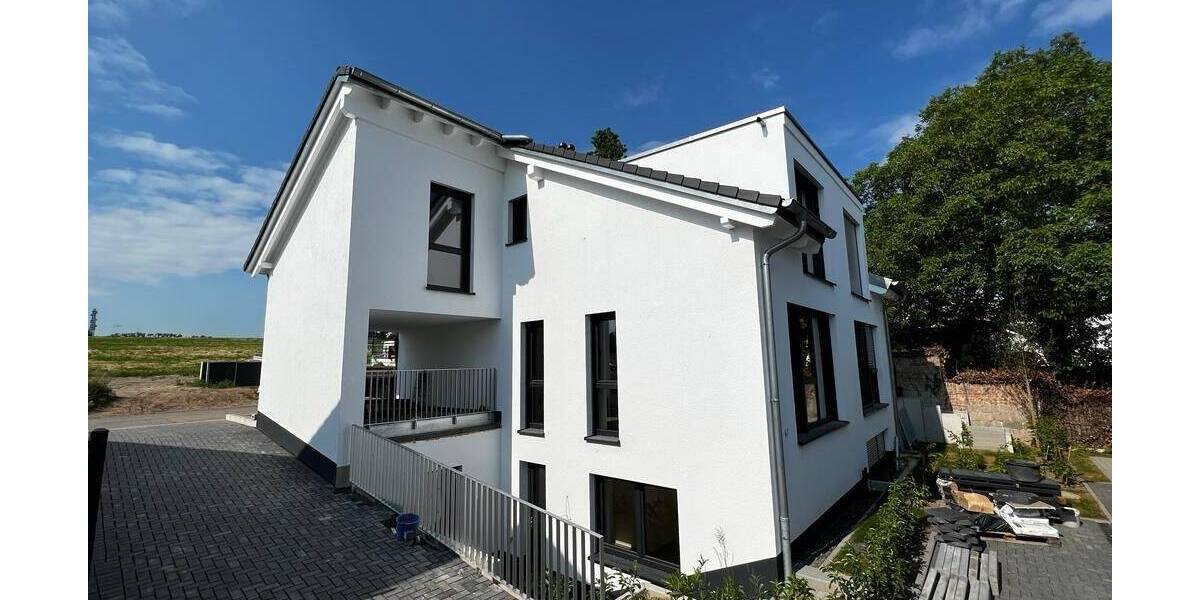 Doppelhaushälfte Mainz Weisenau - 6 Zimmer, 159 m&sup2;, 2.500&euro; | Angebot:25683725