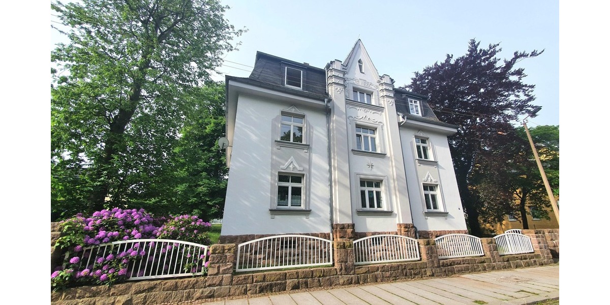 Exklusive 5-Zimmer-Wohnung in schöner Villa. Mit eigenem Gartenbereich und Garage. 5 zimmer