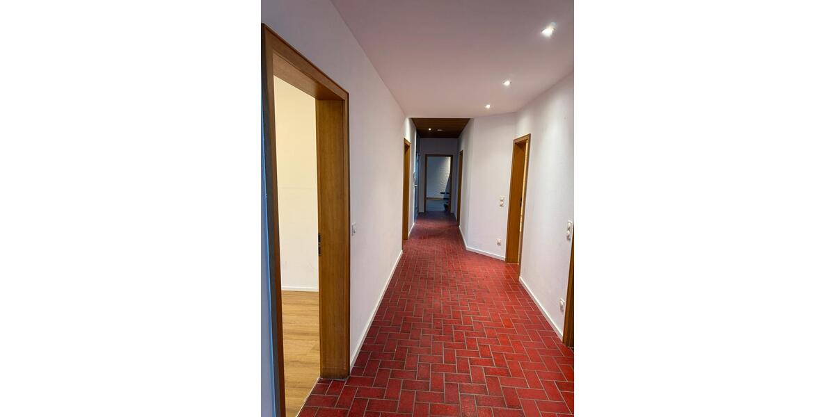 Etagenwohnung Wermelskirchen - 4 Zimmer, 135 m&sup2;, 1.500&euro; | Angebot:25173310