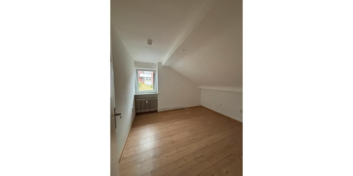 Erdgeschoßwohnung Geesthacht - 4 Zimmer, 96 m&sup2;, 1.350&euro; | Angebot:26482908