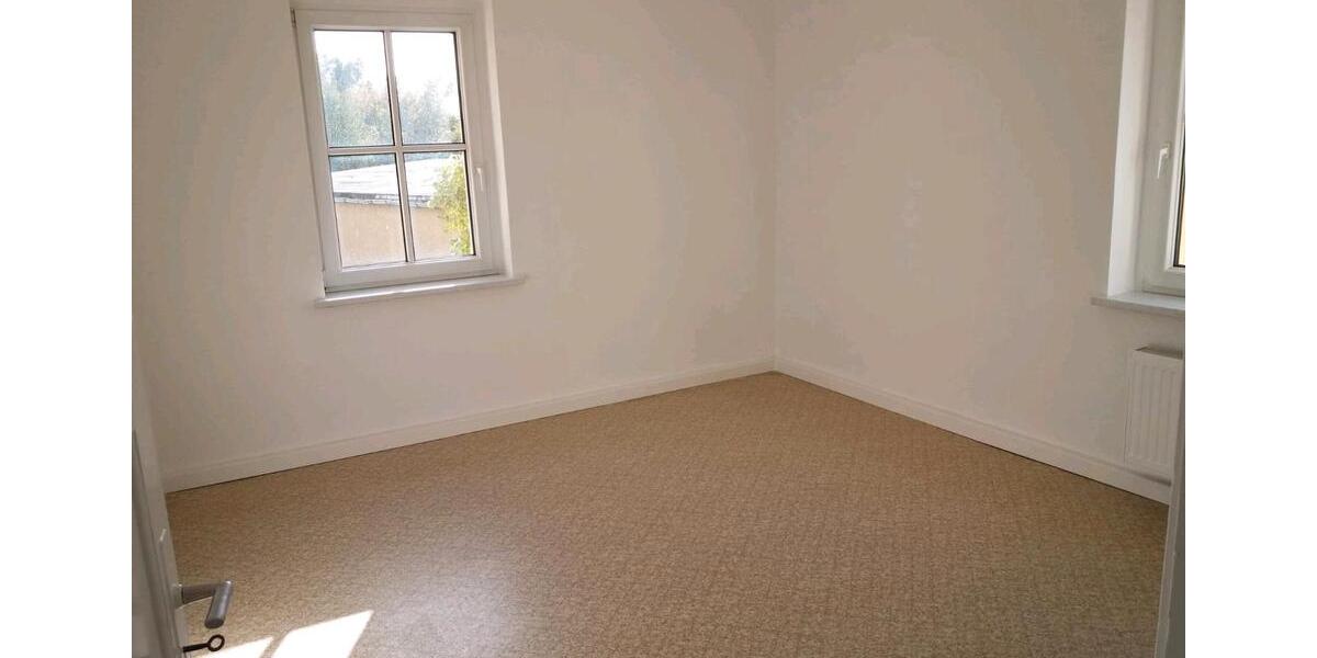 Erdgeschoßwohnung Frohburg - 3 Zimmer, 80 m&sup2;, 750&euro; | Angebot:26446787