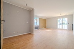 ALLES NEU – BALKON – NEUE TÜREN – NEUES DUSCHBAD – ROLLÄDEN – NEUER VINYLDESIGNBELAG 2 zimmer