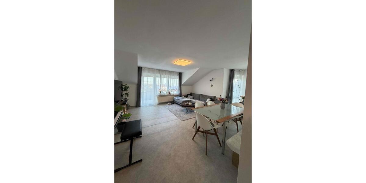 Dachgeschoßwohnung Walldürn - 3 Zimmer, 87 m&sup2;, 550&euro; | Angebot:26004518