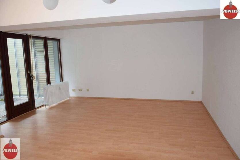 Grandiose Wohnung mit 2 Zimmern, 2 Terrassen, Duschbad und Einbauküche