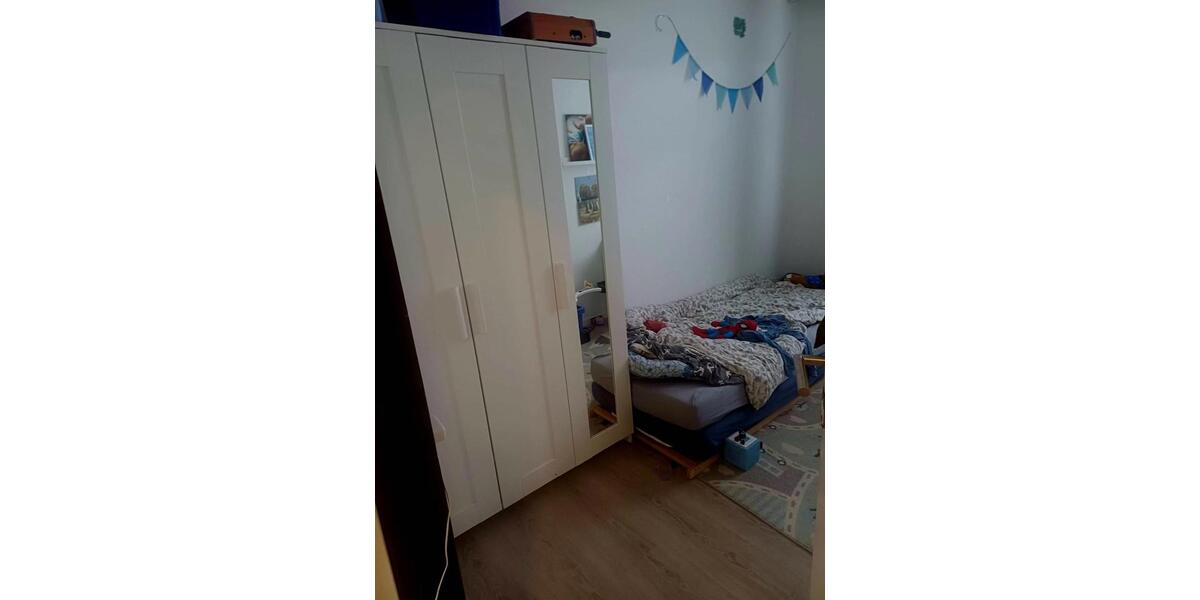 Etagenwohnung Kassel Niederzwehren - 4 Zimmer, 84 m&sup2;, 900&euro; | Angebot:26563546