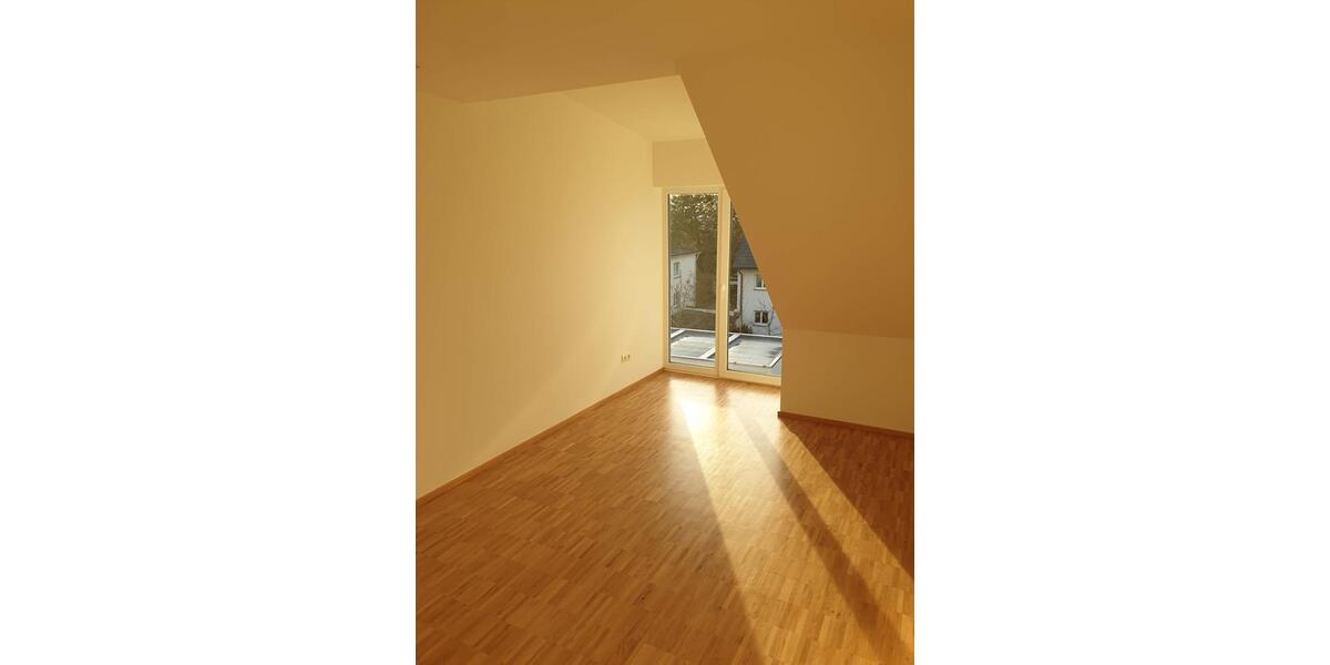 Dachgeschoßwohnung Schweinfurt Haardt - 3 Zimmer, 80 m&sup2;, 1.150&euro; | Angebot:25292318