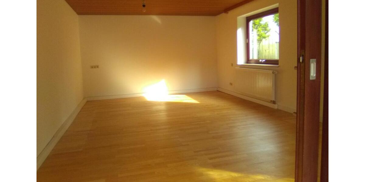 Erdgeschoßwohnung Kirchberg - 3 Zimmer, 100 m&sup2;, 875&euro; | Angebot:26288317
