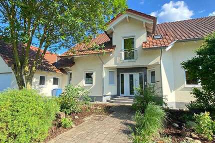 Haus Rodenbach - 6 Zimmer, 277 m&sup2;, 2.700&euro; | Angebot:26749237