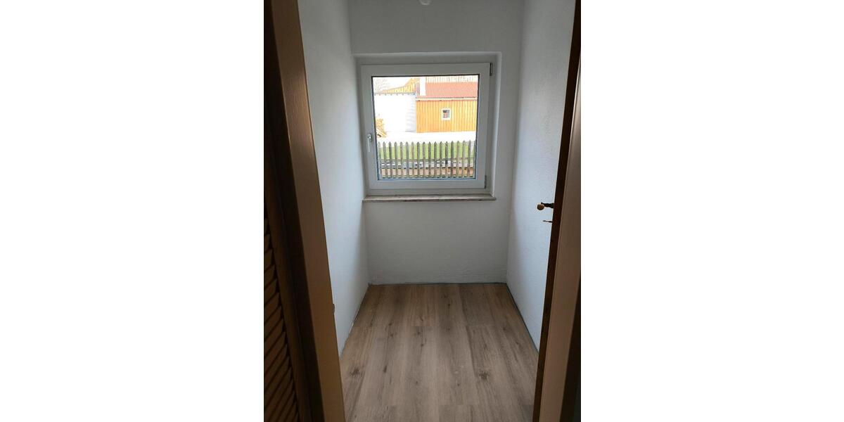 Erdgeschoßwohnung Hemau - 3 Zimmer, 76 m&sup2;, 850&euro; | Angebot:25934651