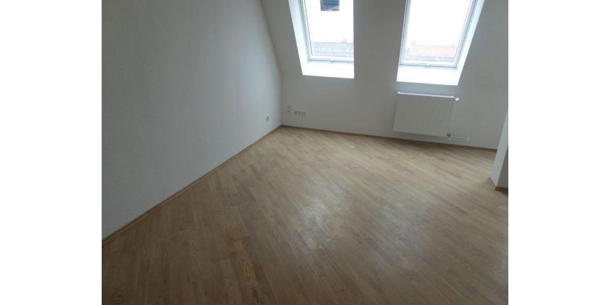 Dachgeschoßwohnung Berlin Spandau - 3 Zimmer, 80 m&sup2;, 1.274&euro; | Angebot:26690102