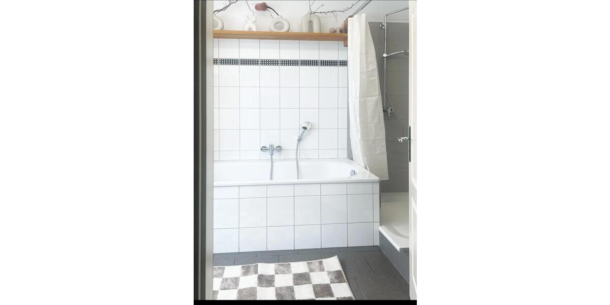 Etagenwohnung Mönchengladbach Nord - 3 Zimmer, 129 m&sup2;, 1.357&euro; | Angebot:26375180