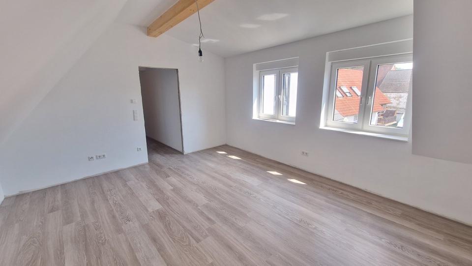 Dachgeschoßwohnung Weinheim - 3 Zimmer, 104 m&sup2;, 1.200&euro; | Angebot:25637931