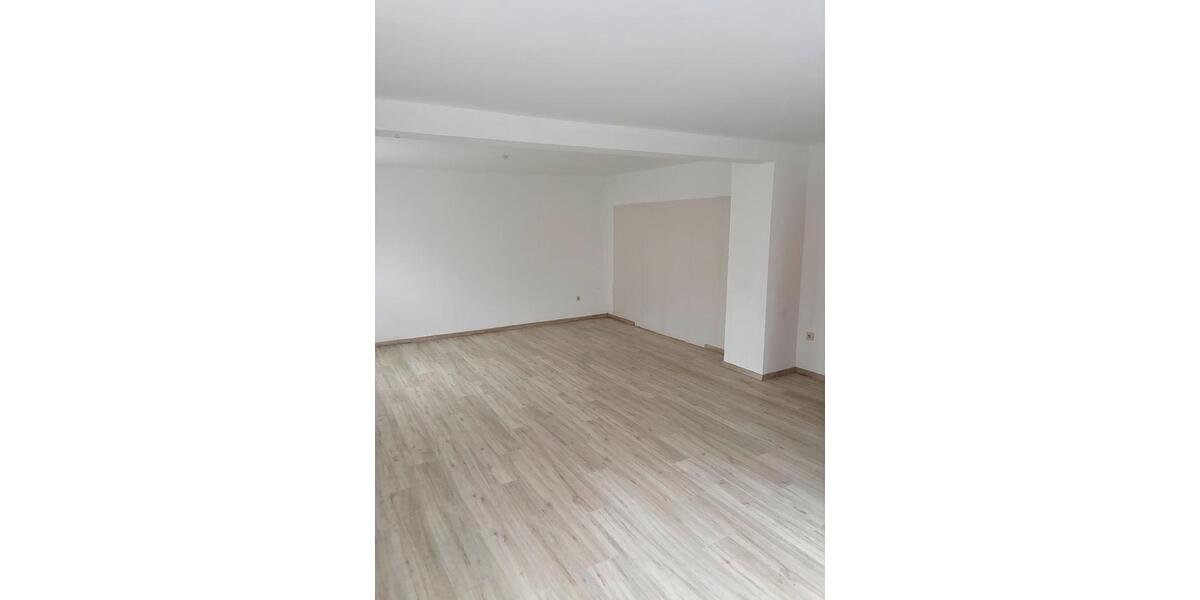 Erdgeschoßwohnung Montabaur - 5 Zimmer, 150 m&sup2;, 1.000&euro; | Angebot:24738144