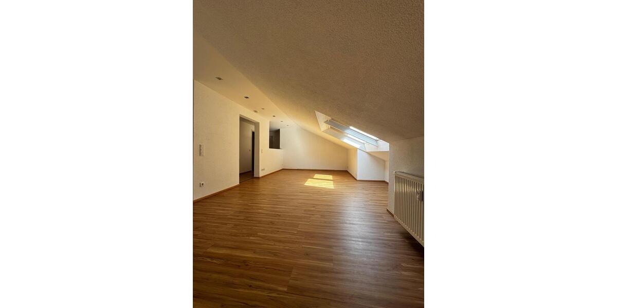 Dachgeschoßwohnung Bechhofen - 3 Zimmer, 75 m&sup2;, 650&euro; | Angebot:26261582