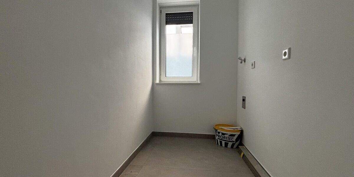 Etagenwohnung Bremerhaven Schiffdorferdamm - 3 Zimmer, 84 m&sup2;, 1.020&euro; | Angebot:24607573