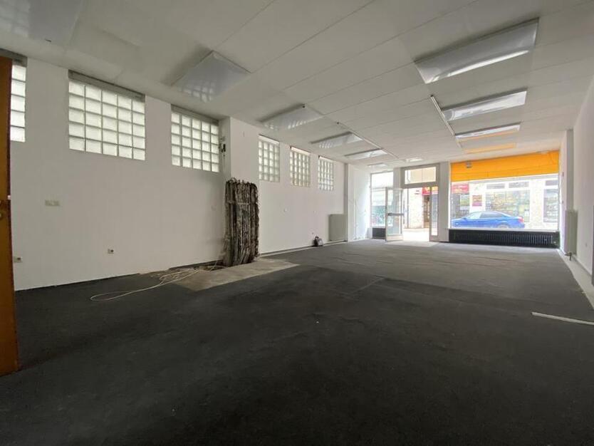 Sanierungsbedürftige 78 m² Gewerbefläche in Top-Lage in Ludwigshafen-Oggersheim AB SOFORT!
