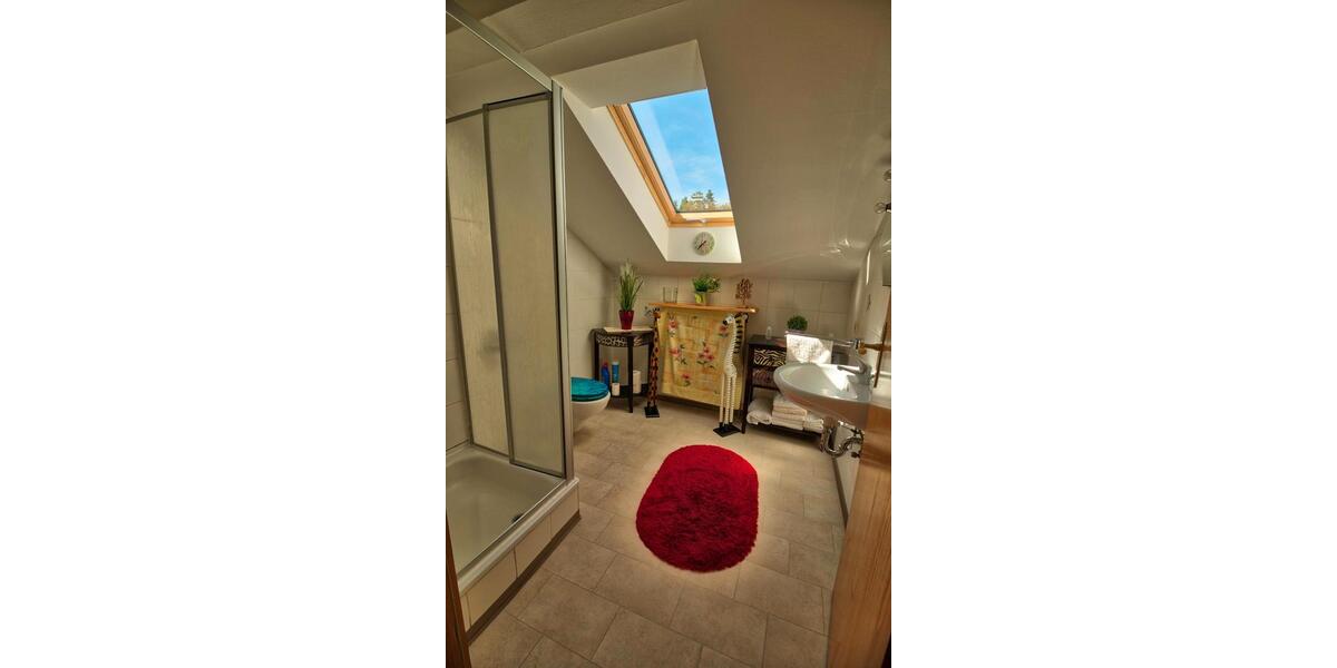 Wohnen auf Zeit Mamming - 8 Zimmer, 20 m&sup2;, 400&euro; | Angebot:26153464