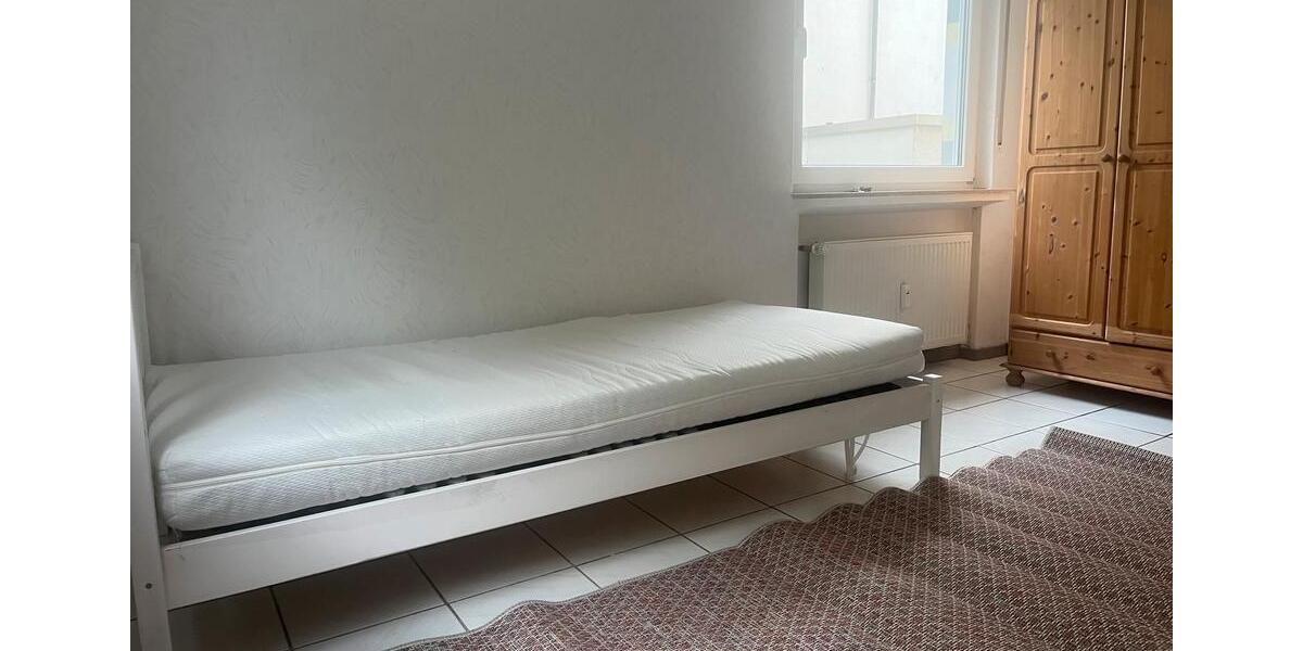Wohnen auf Zeit Bischofsheim - 4 Zimmer, 92 m&sup2;, 350&euro; | Angebot:26510911