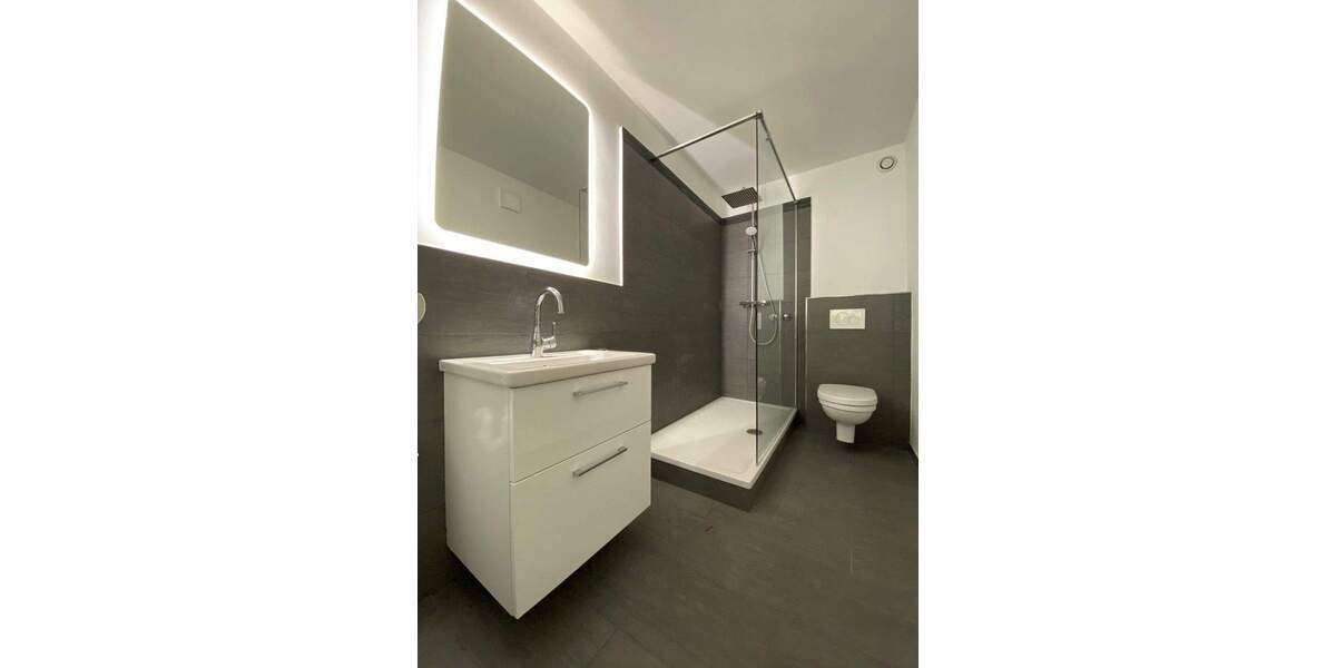 Etagenwohnung Düsseldorf Niederkassel - 2 Zimmer, 70 m&sup2;, 1.500&euro; | Angebot:23825031