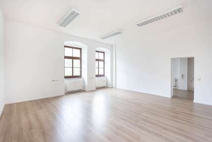 Büro in Löbau 366 € 62 m² zimmer