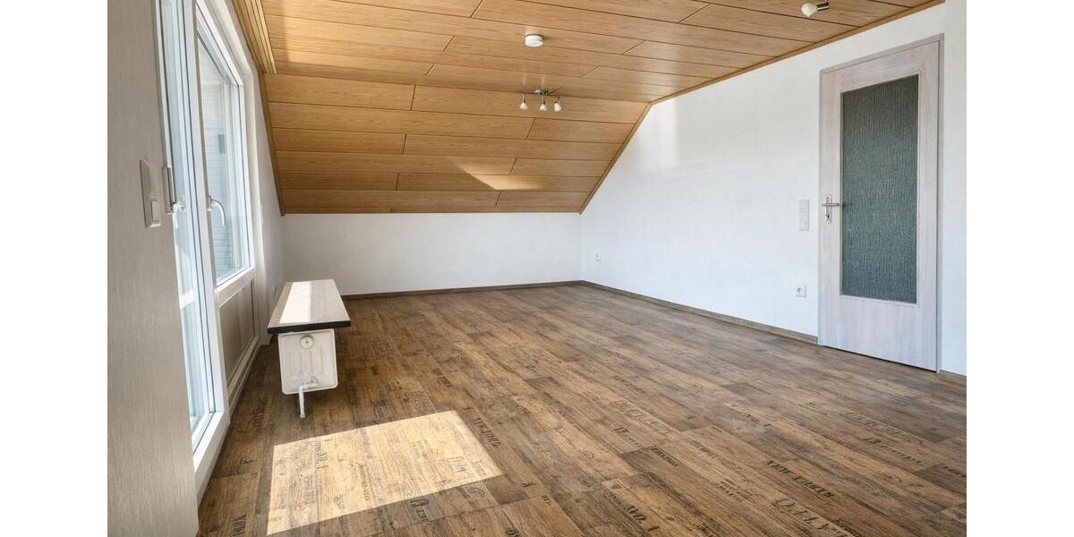 Dachgeschoßwohnung Siegen Eiserfeld - 1 Zimmer, 44 m&sup2;, 390&euro; | Angebot:26362639