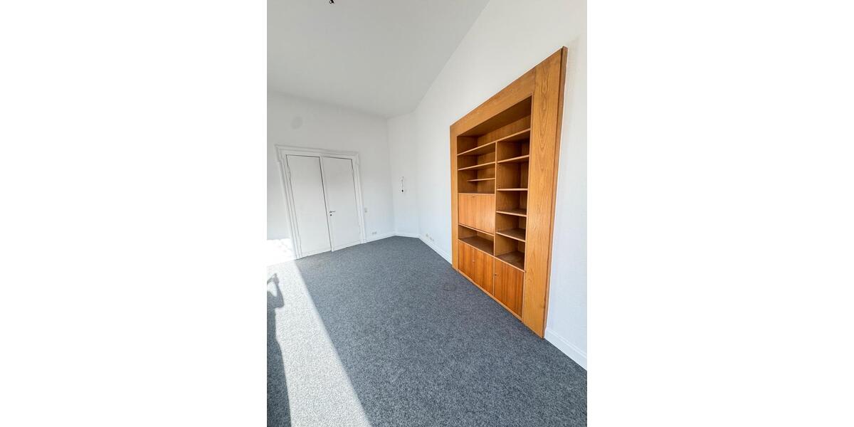 Erdgeschoßwohnung Braunschweig - 4 Zimmer, 150 m&sup2;, 1.495&euro; | Angebot:26236383