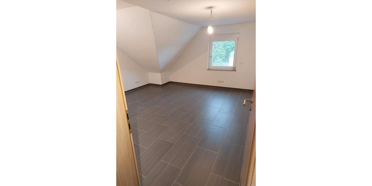 Dachgeschoßwohnung Friedberg - 3 Zimmer, 85 m&sup2;, 1.490&euro; | Angebot:26256525