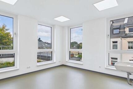 Praxis- und Gewerbeeinheit in Zentrumsnähe - Erstbezug, energieeffizient, barrierefrei in Rodewisch zimmer