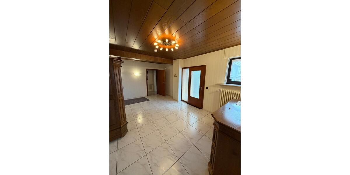 Erdgeschoßwohnung Heinsberg - 7.5 Zimmer, 135 m&sup2;, 800&euro; | Angebot:26223870
