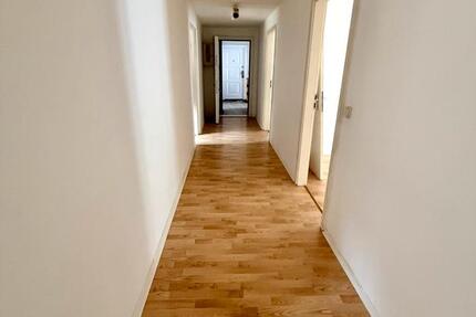 Zu vermieten Große Wohnung in Zentrum von Landau 4 zimmer