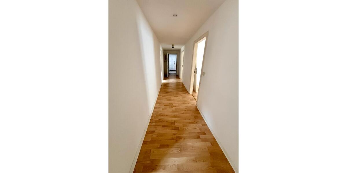 Zu vermieten Große Wohnung in Zentrum von Landau 4 zimmer