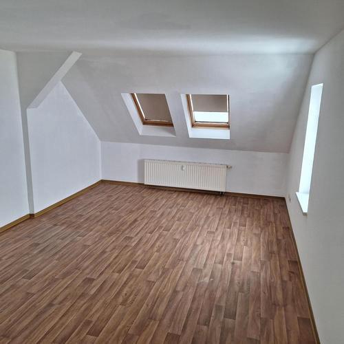 Dachgeschoßwohnung Grünhainichen - 2 Zimmer, 74 m&sup2;, 429&euro; | Angebot:22527565