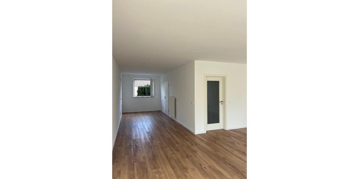 Modernisiertes Reihenendhaus – Stilvolles Wohnen mit Garten & vie 5 zimmer