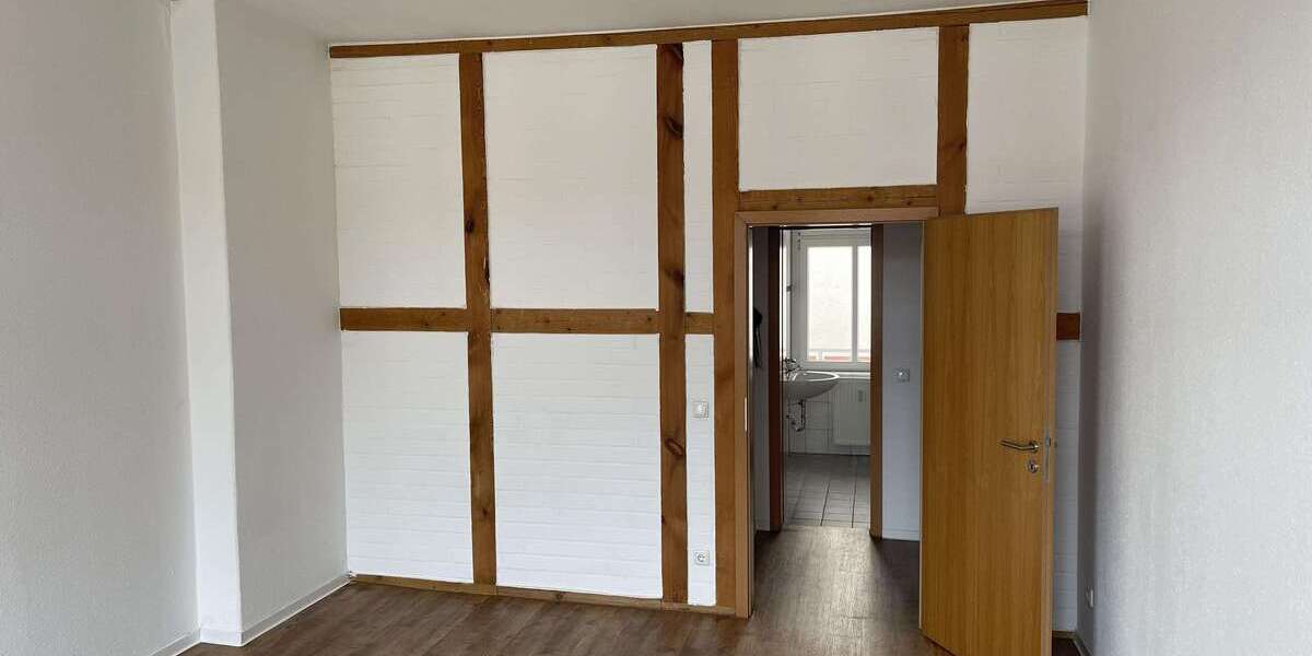 1 Zimmer-Wohnung mit Balkon und Küche *perfekt für Pendler, Azubis & Studenten* 1 zimmer