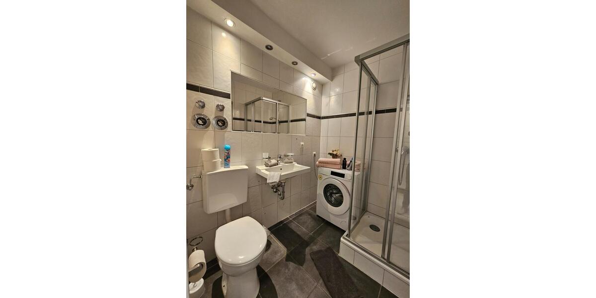 Wohnen auf Zeit Duisburg Rheinhausen - 75 Zimmer, 920 m&sup2;, 15&euro; | Angebot:22263010