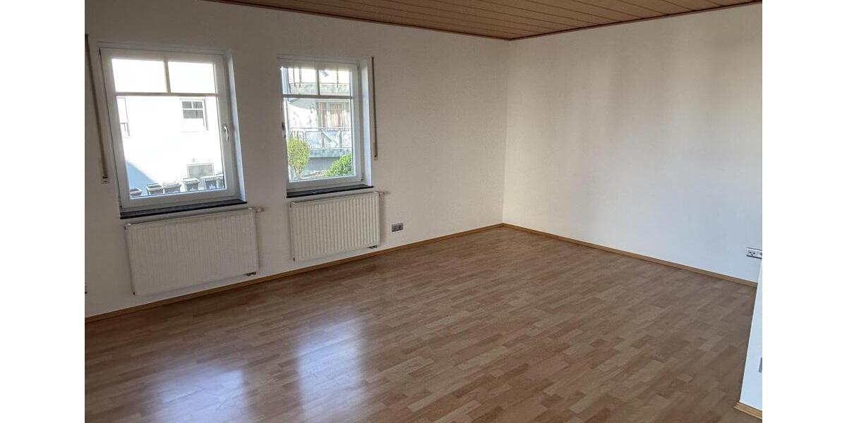 Erdgeschoßwohnung Nümbrecht - 3 Zimmer, 81 m&sup2;, 900&euro; | Angebot:26235359